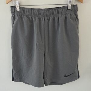 Nike Men's Dri-fit Gray And Black Athletic Shorts